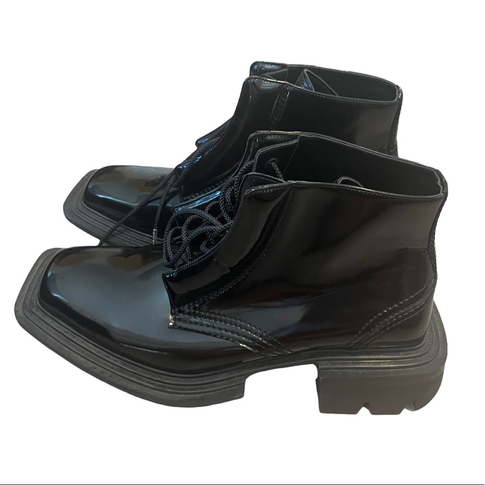 Untitlab Black Shoes Size 40